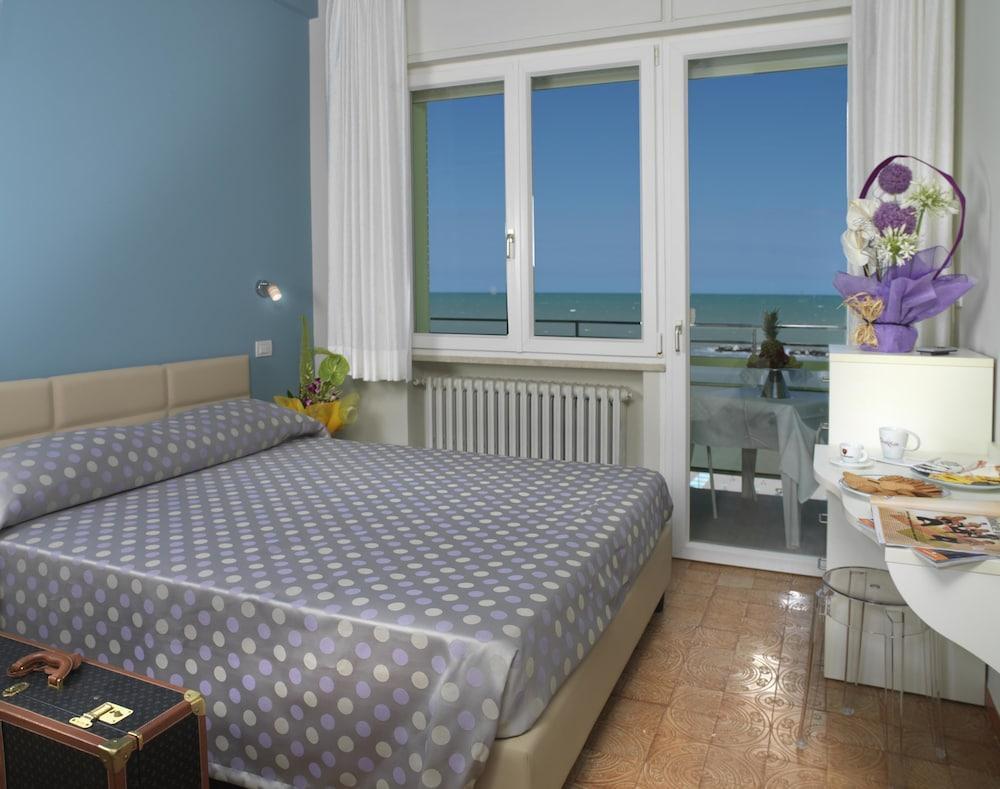 Hotel Elizabeth Bellaria-Igea Marina Exterior foto